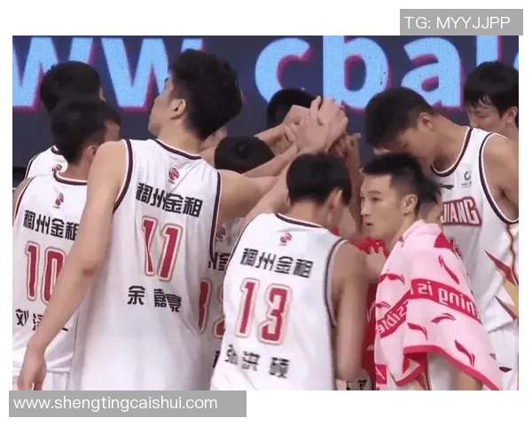 武汉篮球队以64分领跑大师赛积分榜展现强劲实力